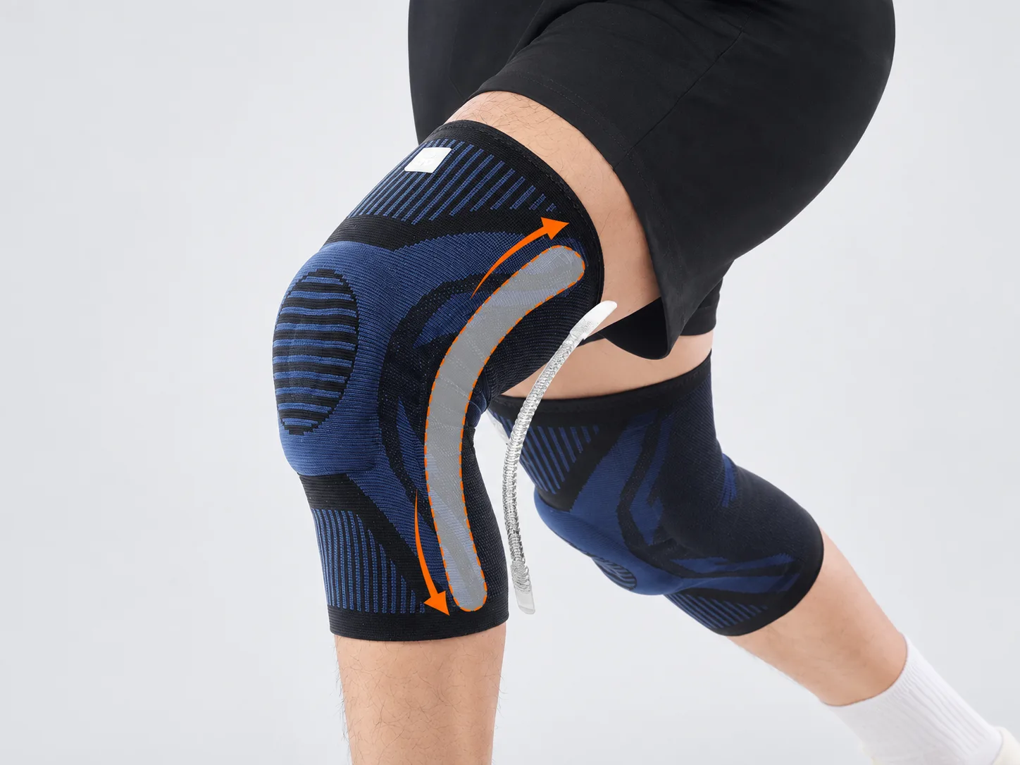 Compression knee sleeve with knitted fabric