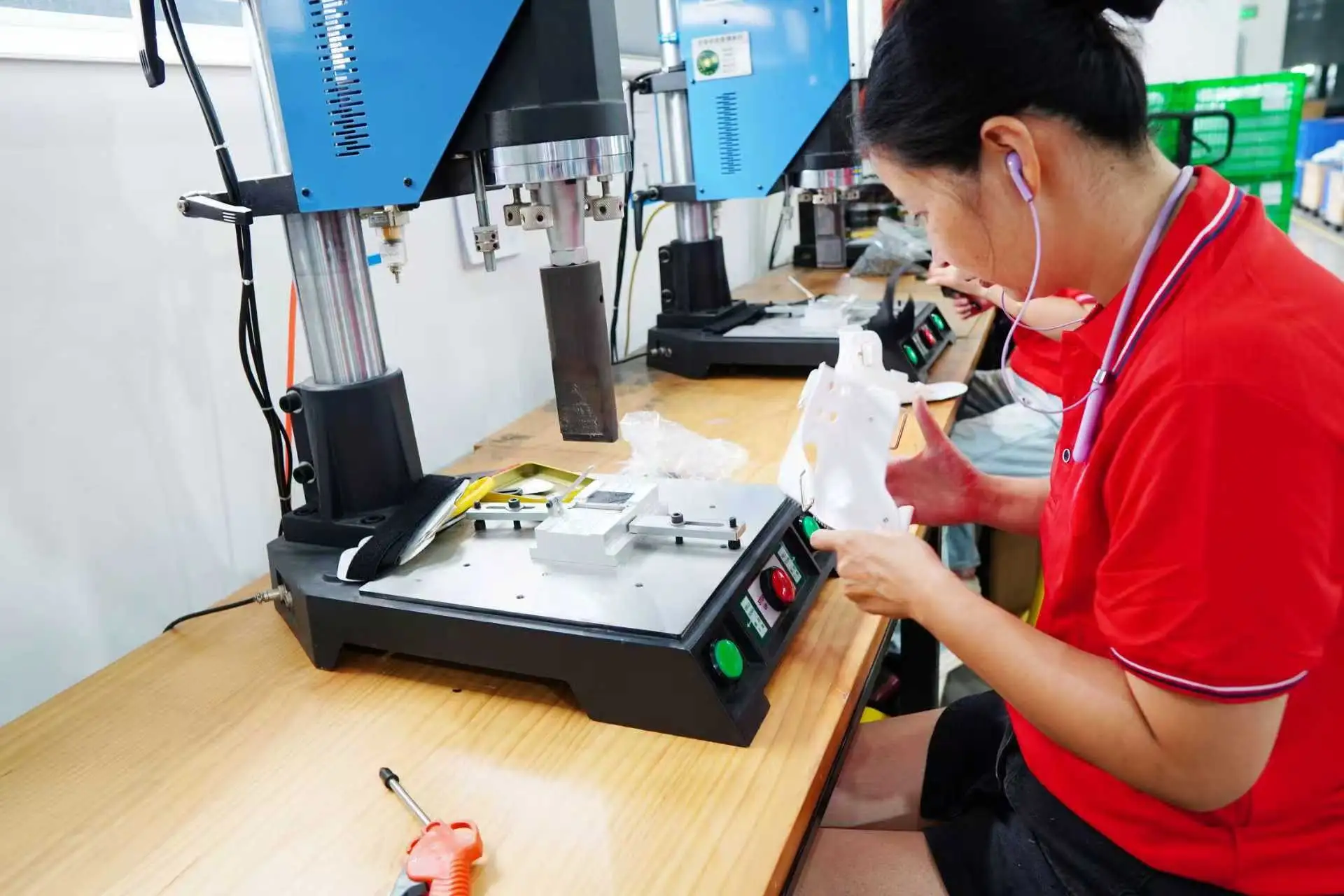 Plastic & Composite Bonding