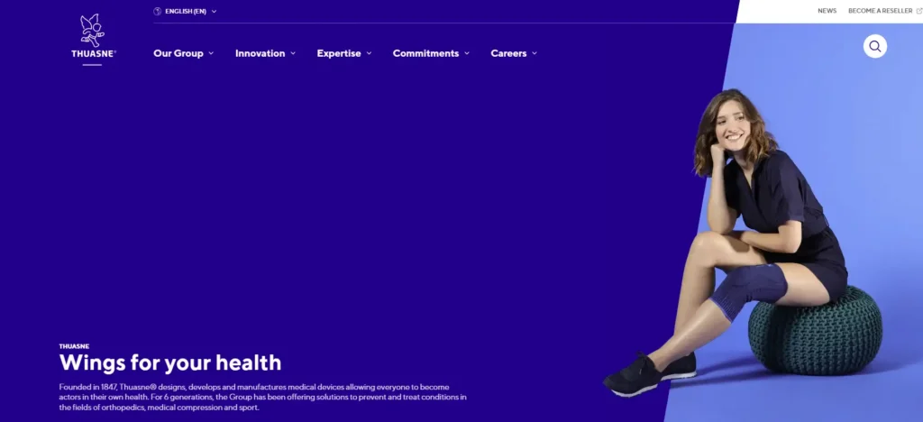 Thuasne website homepage showing a woman seated while wearing a blue knee support.